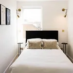 Boutique Central Margate Apt. - Edge Of Old Town!