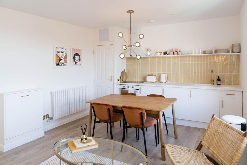 Boutique Apt. - Edge Of Old Town! *